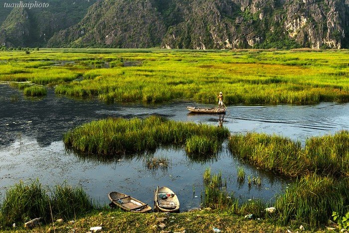  Hoa Lu ancient capital - Van Long nature reserve 
